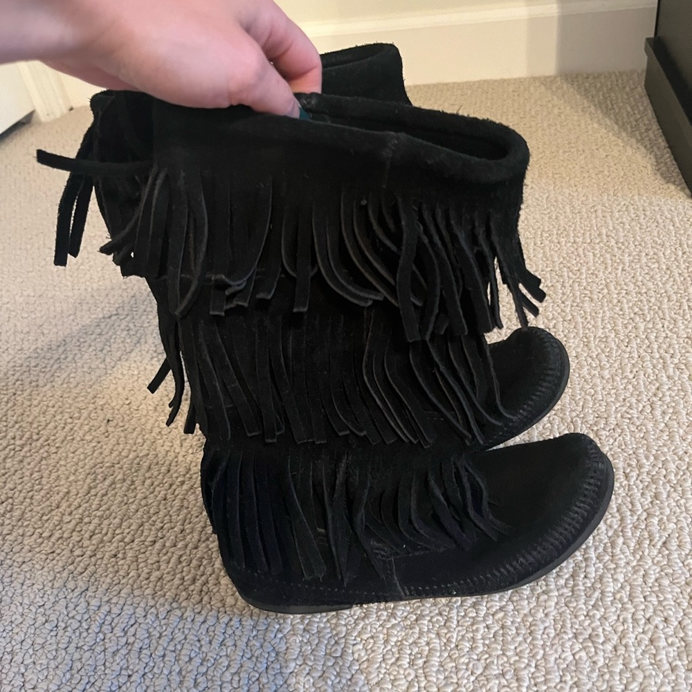 Black Minnetonka 3 Layer Fringe Boot Size 7 - image 2